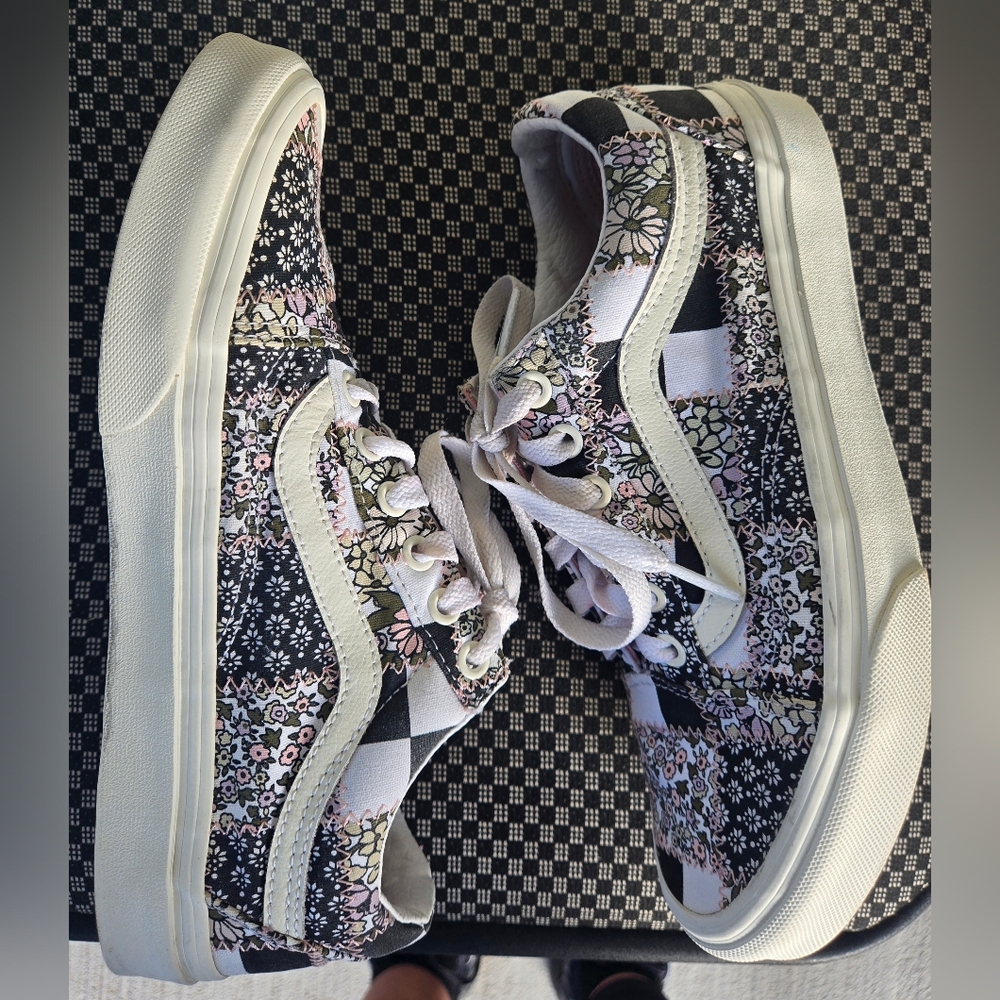 Vans Black and‎ White Speckled Sneakers Classic Skate Style - Picture 3 of 8